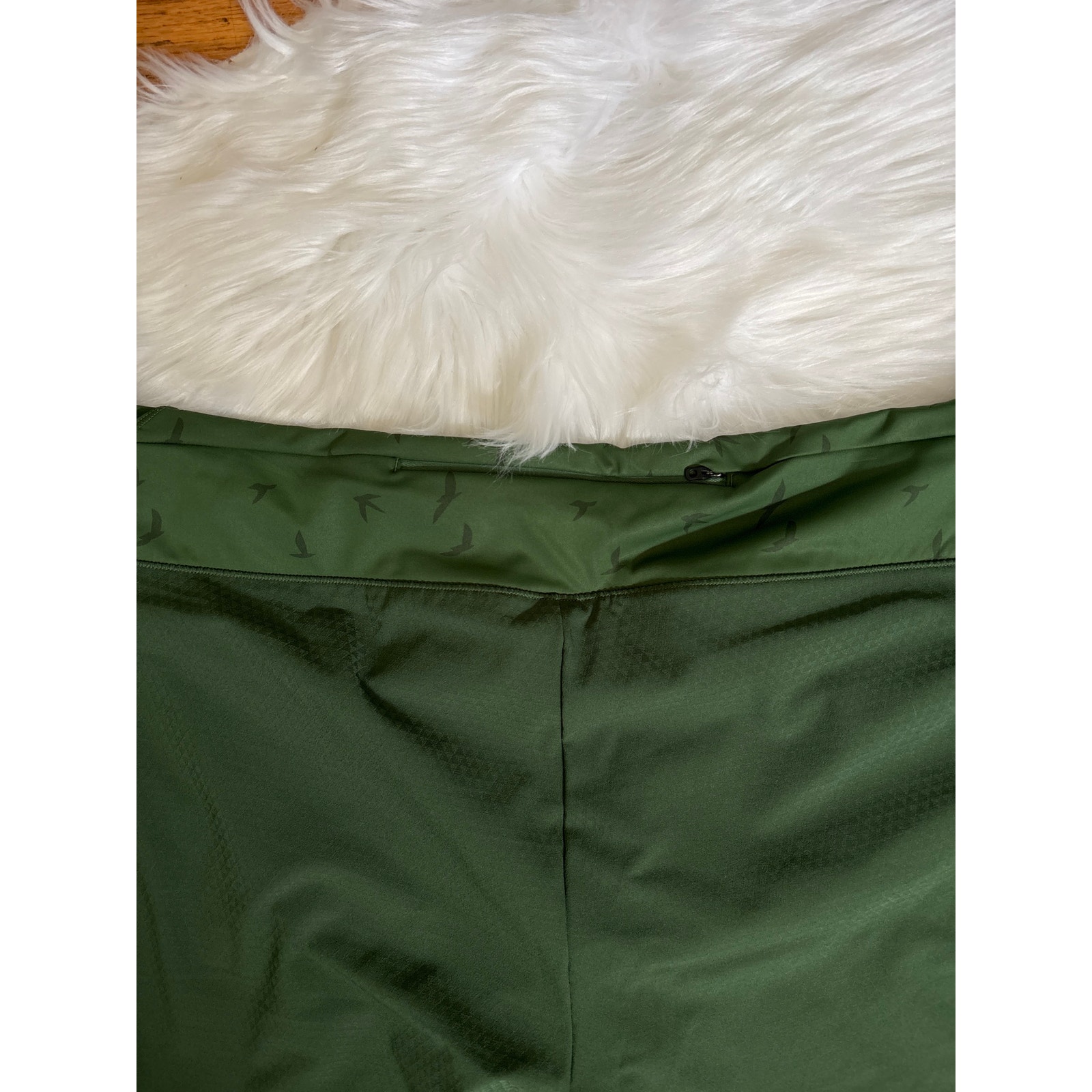 Oiselle Nwt Long Roga Running Shorts Size 24/26 Lush Green — image 4 of 7